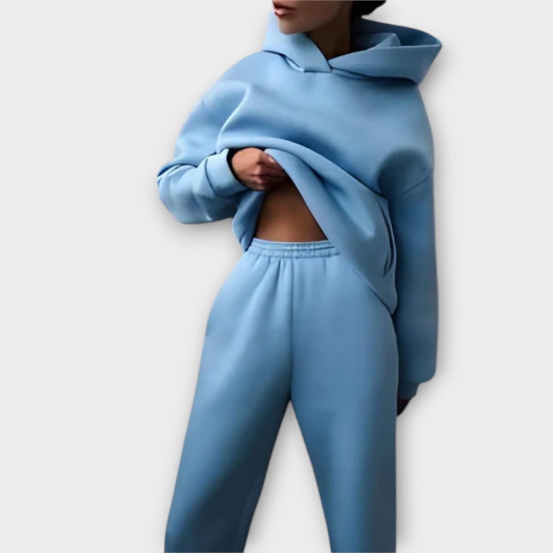 Kristine – Gemütlicher Trainingsanzug