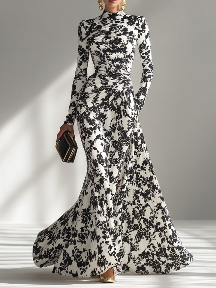 Schwarz-weiße gestreifte Wickelkleid