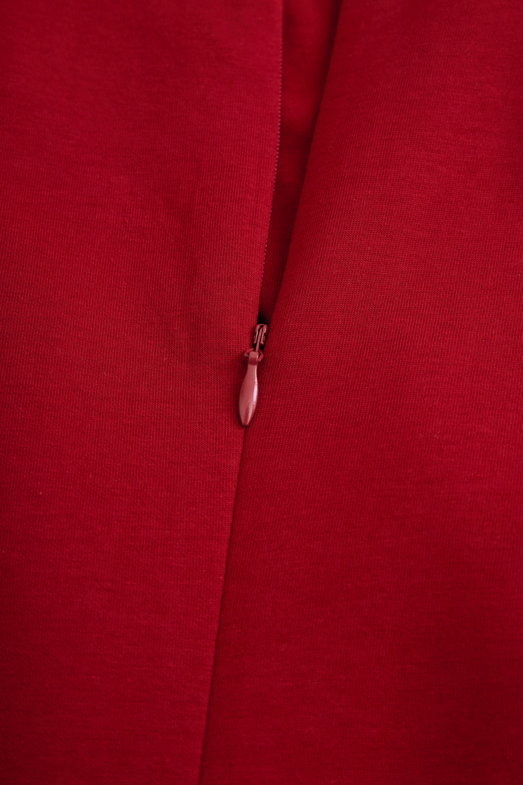 Ruby | Burgunderfarbendes ärmelloses Midikleid